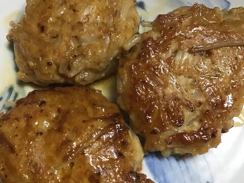 鶏ひき肉ともやしの蒸し焼き(見た目ハンバーグ)